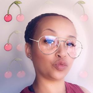 Meet your Posher, Andrea